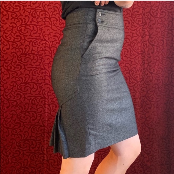 Bebe Italian Fabric Heather Grey Skirt Size 0 Buttons and Zipper with Pockets - Picture 2 of 11